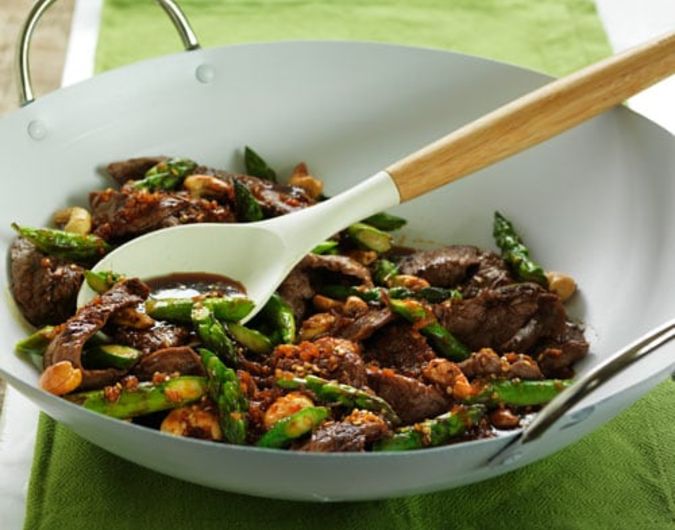 Garlic Beef and Asparagus Stir Fry