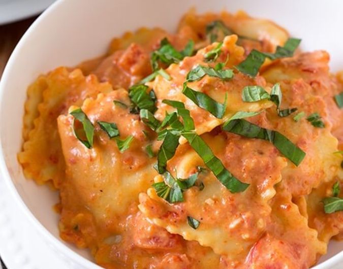 Ravioli with Creamy Sundried Tomato and Basil Sauce