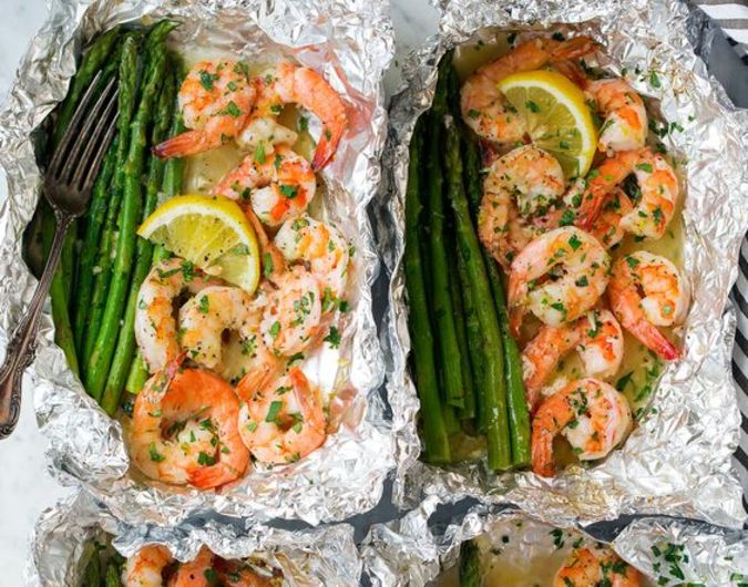 Shrimp and Asparagus Foil Packs with Garlic Lemon Butter Sauce