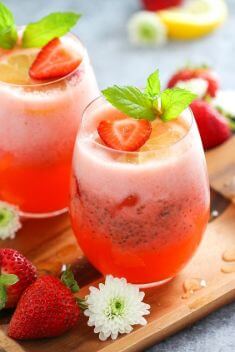 Chia Strawberry Lemonade - Stunning Summer Cocktail Recipes